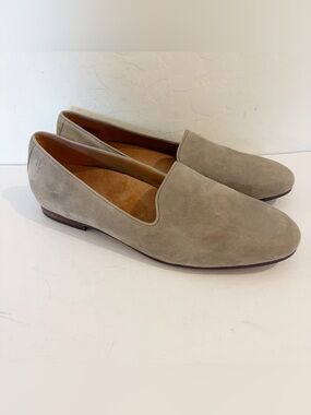 NWOB Vionic Willa Dark Taupe Suede Round Toe Slip On Flats Size 11W
